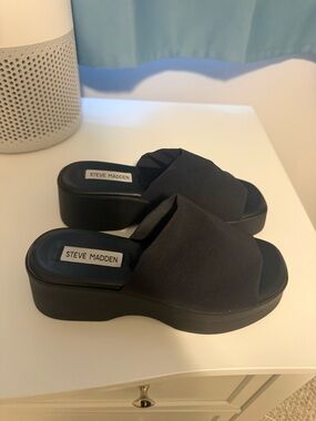 Steve Madden Black Platform Slide Mules